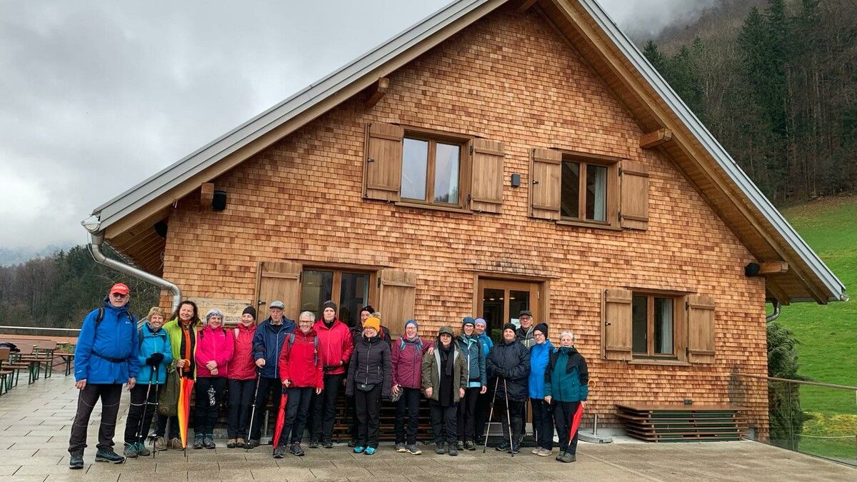 Nach der Wanderung gab es ein geselliges Beisammensein bei Marlies am Schwefelberg.
KAC Rankweil