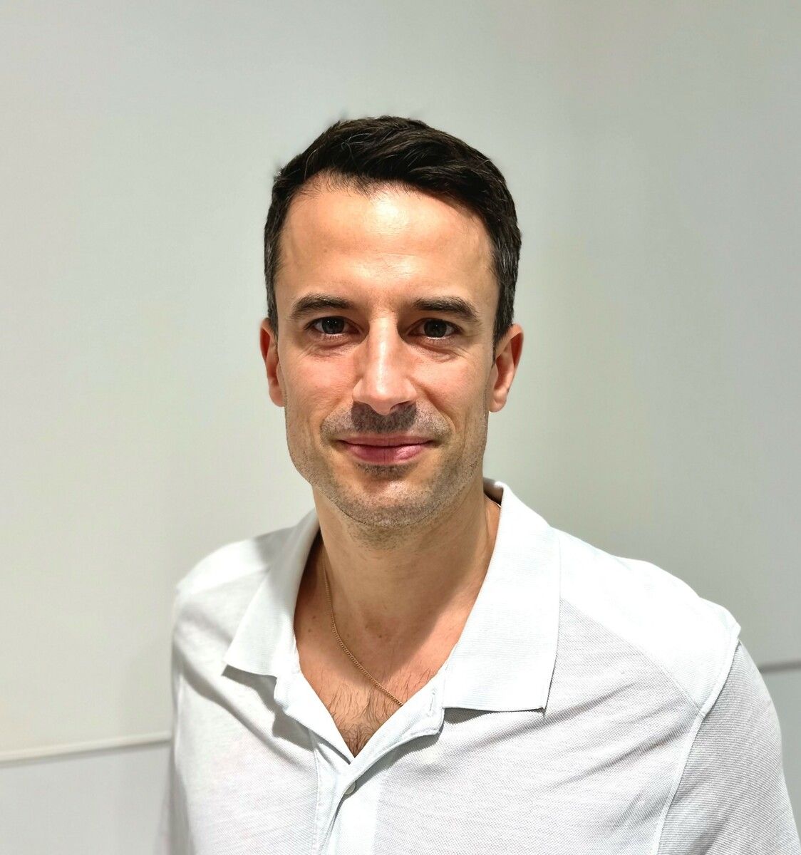 Oberarzt Siddharta Witzemann referiert aus Sicht der Orthopädie.vlkh