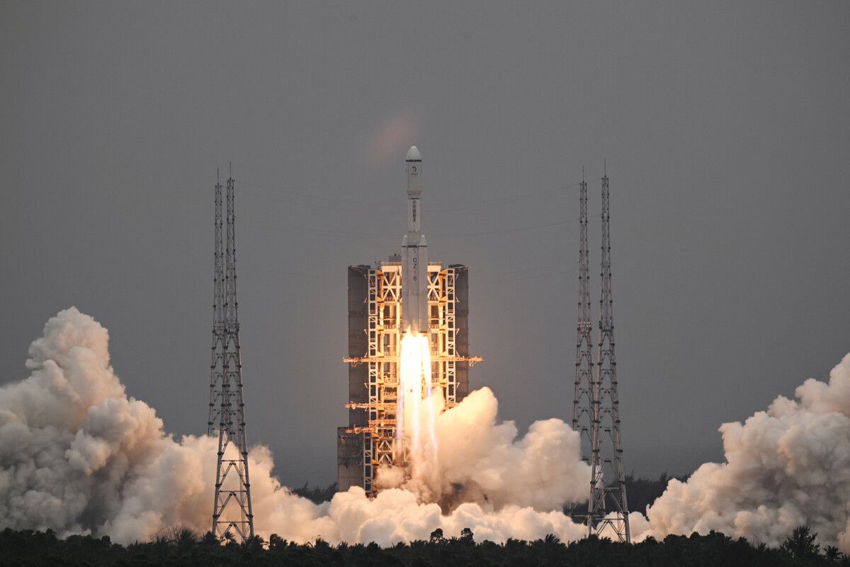 „Queqiao-2“ wurde am Mittwoch von der Insel Hainan ins All geschickt. China daily