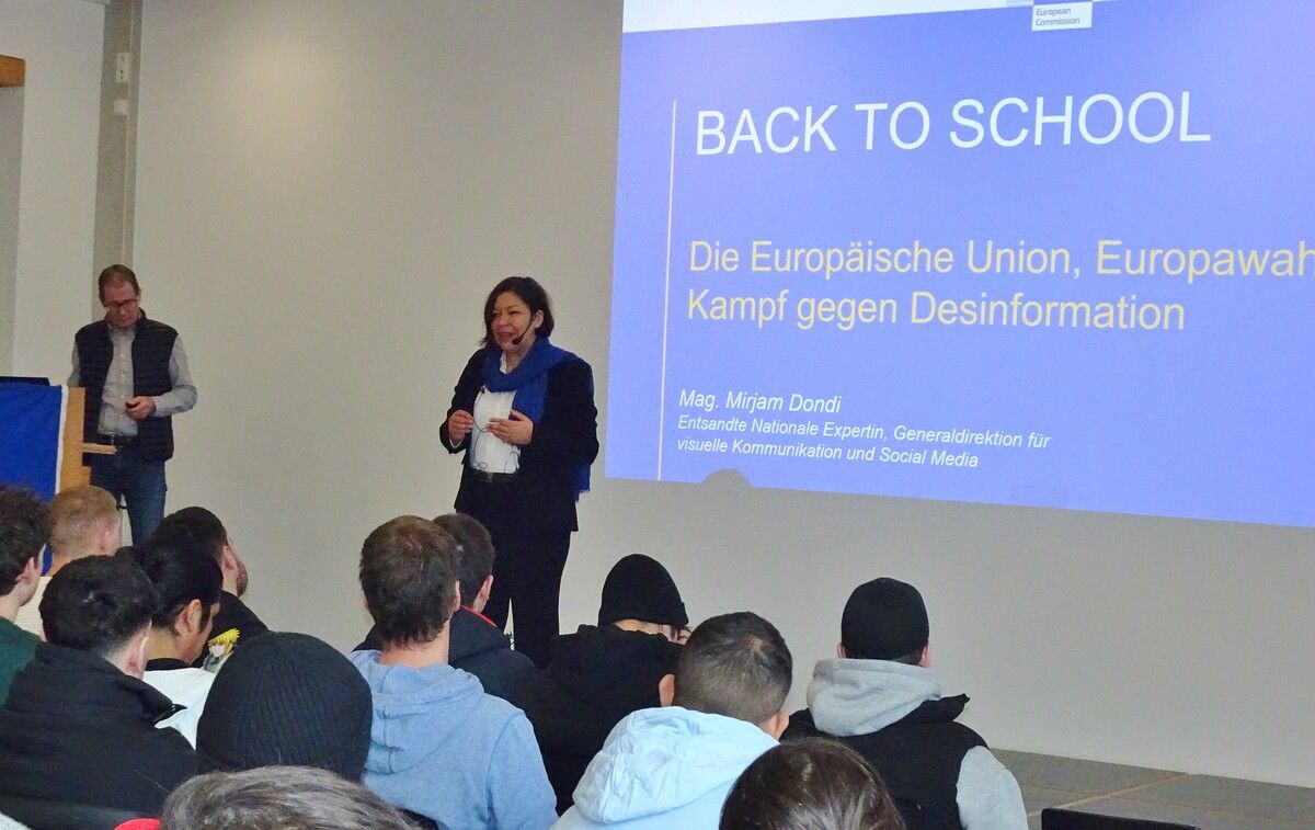 Seit 2020 ist Mirjam Dondi als entsandte nationale Expertin in der Europäischen Kommission auch als Social Media Content Managerin in der Generaldirektion für Kommunikation tätig. cth