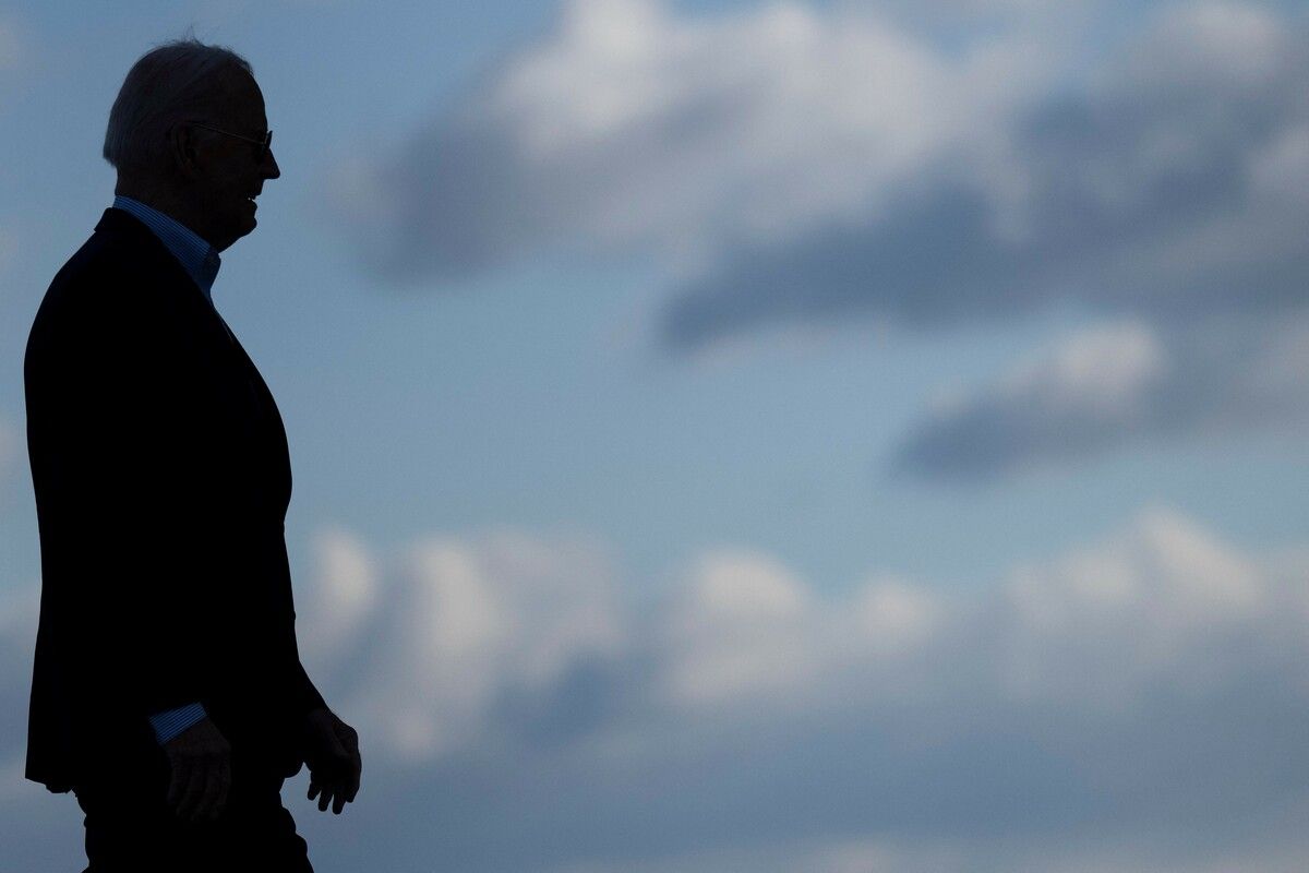 US-Präsident Joe Biden kommt auf dem Joint Base Andrews in Maryland an Bord der Air Force One. Es steht eine dreitägige Wahlkampfreise an. AFP