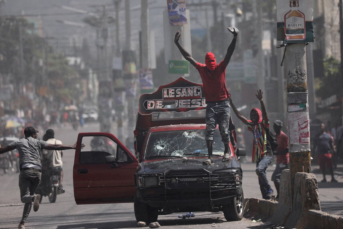 Viele Haitianer machen die derzeitige Regierung für die ausufernde Bandengewalt verantwortlich. reuters (2)