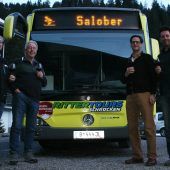 Skibuslegende feiert 60 Fahrdienstjahre