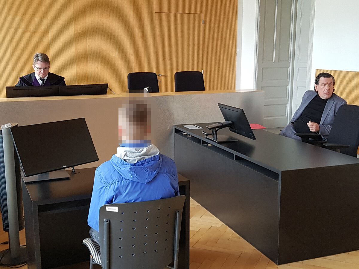 14-jähriger Angeklagte wurde zu 30 Sozialstunden verurteilt. EC