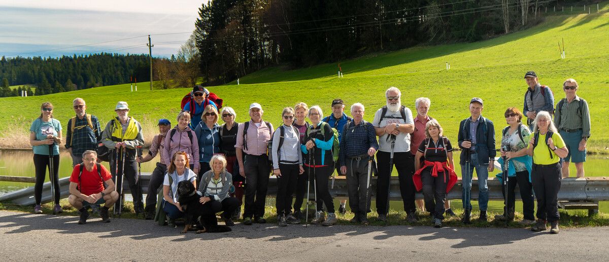 25 Wanderlustige von Vorarlberg 50 plus meisterten gemeinsam nasse und rutschige Wege.50 plus OG Höchst