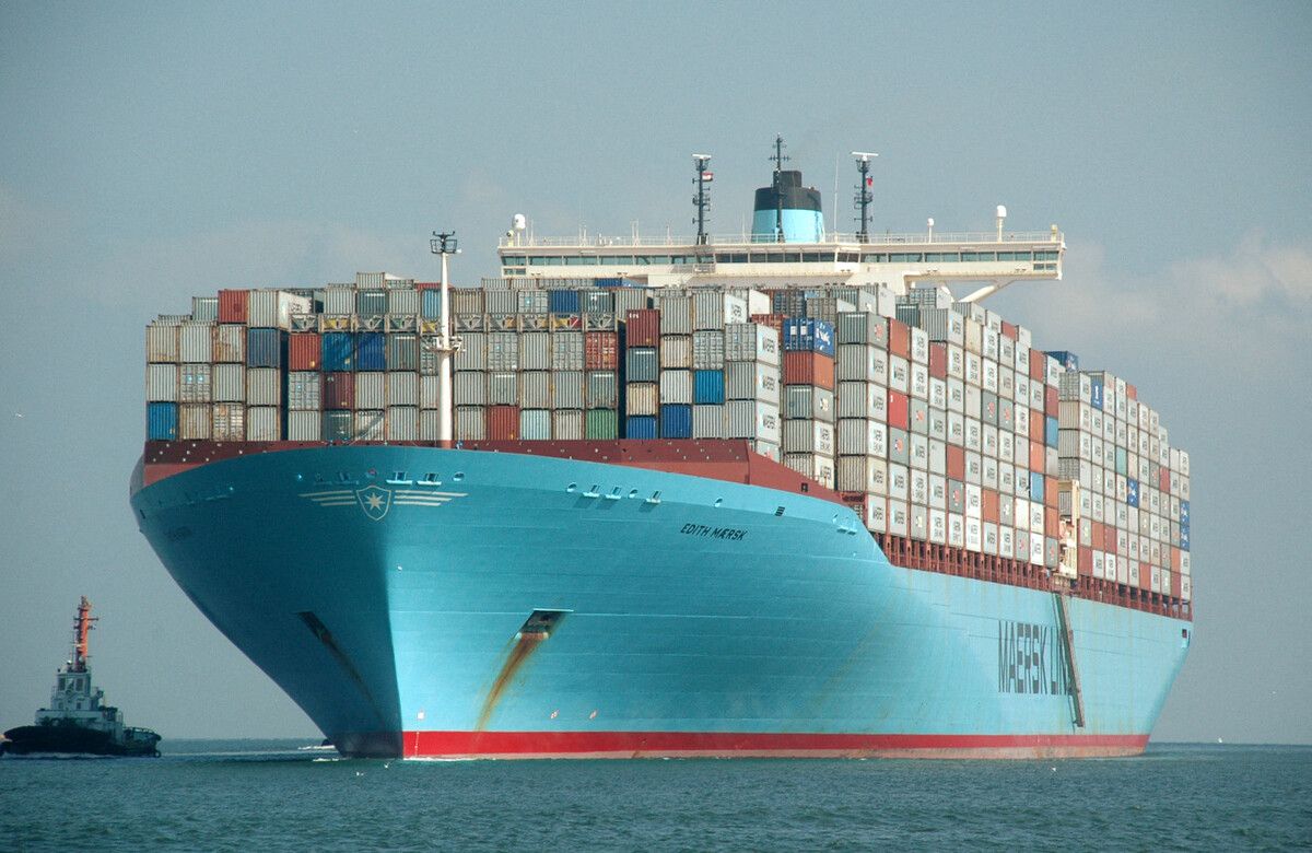 Alleine Maersk-Frachter fahren 24 Mal pro Woche durch den Suez Kanal. Self Directing Container suchen andere Wege. AFP
