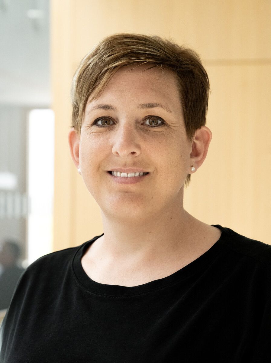Anna König, Mitglied des Financial & Legal Services Teams bei Omicron. fa