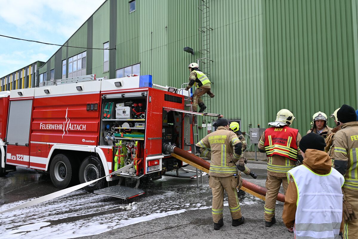 Auch die Feuerwehren aus Altach und Götzis waren bei der Großübung dabei.