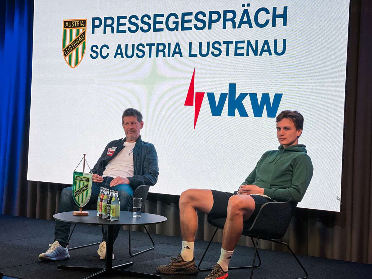 Austria Lustenaus Trainer Andreas Heraf und Stürmer Lukas Fridrikas stellten sich vor dem großen Derby im Energiequartier der VKW in Bregenz den Fragen der Journalisten.sca