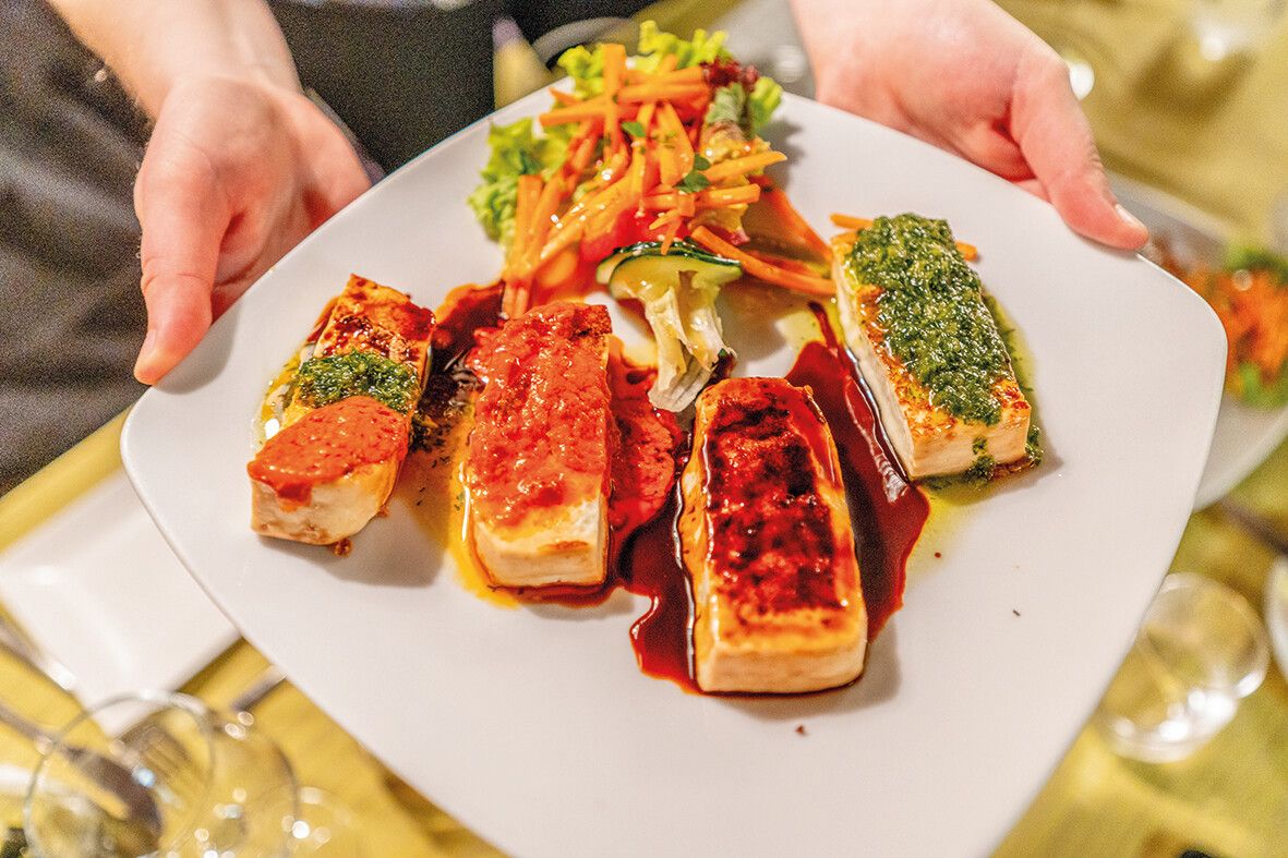 Beliebtes Essen: Ziegenkäse mit Mojo Verde und Mojo Rojo.Edelweiss/Loren Bedeli