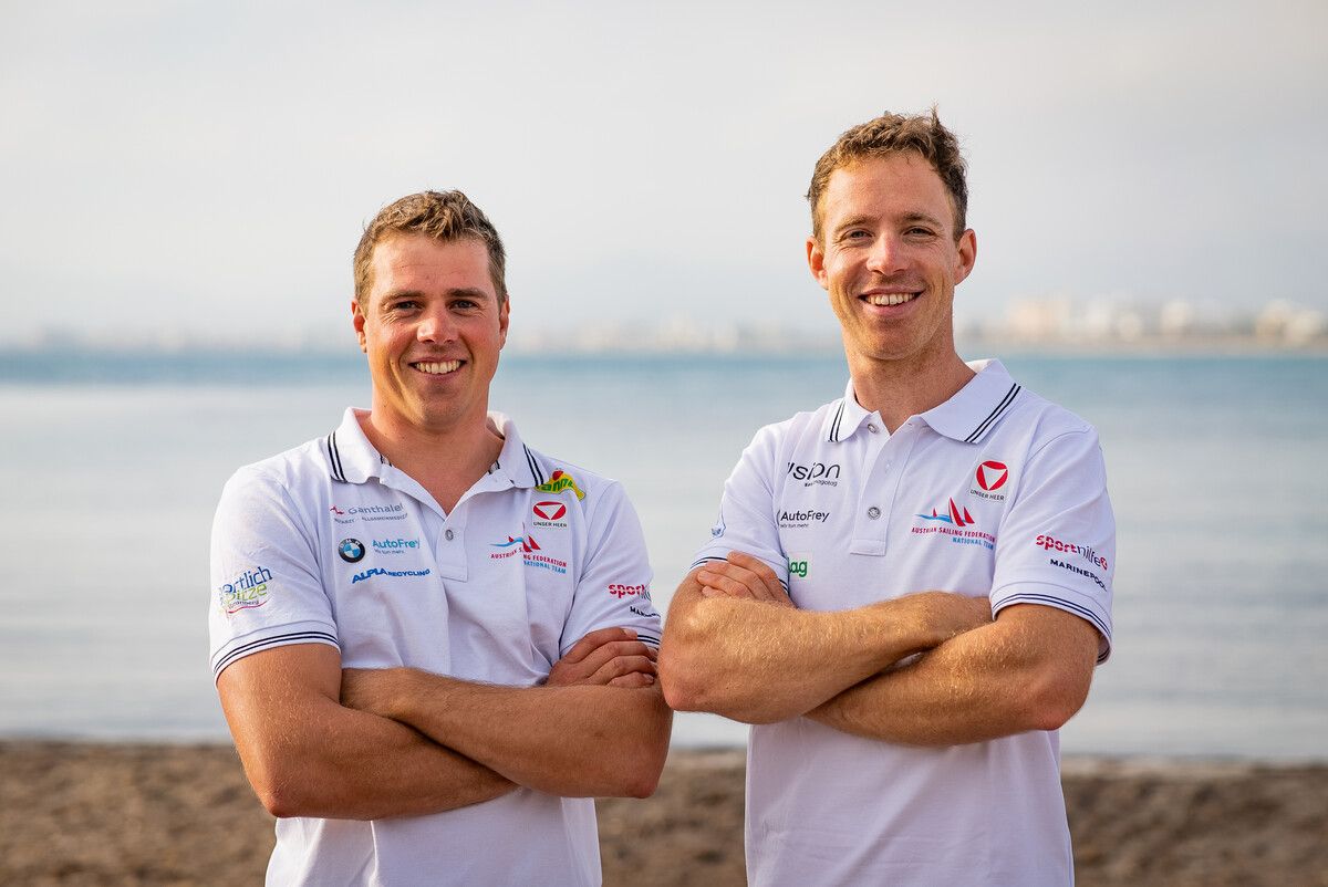 Benjamin Bildstein und Lukas Mähr am Strand von Marseille.⇒OESV, Kempter7, Archiv