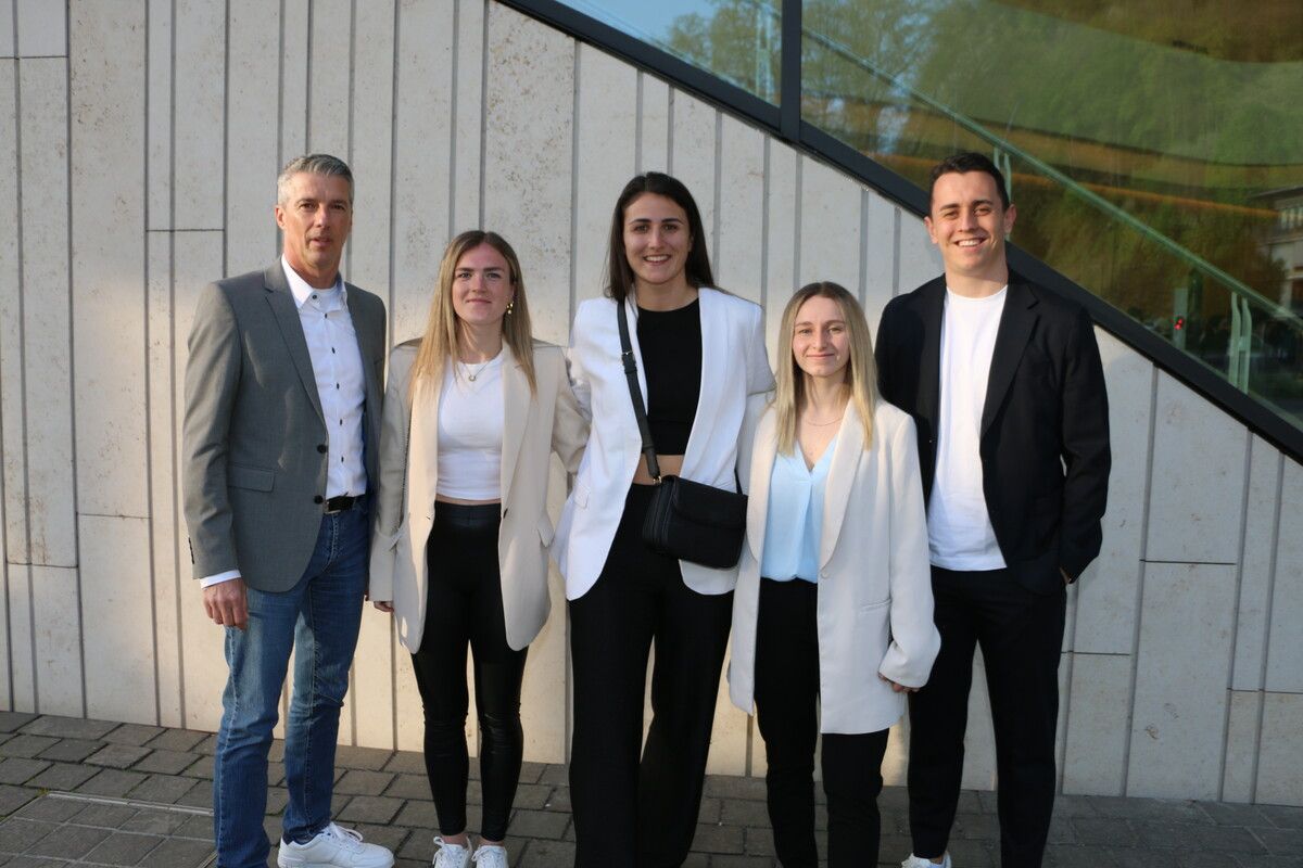 Das Altacher Frauenteam mit Bernhard Summer, Julia Kofler, Francesca Calo, Sarah Schneider und Oliver Jakob landete als drittbestes Team auf dem Stockerl.Franz Lutz