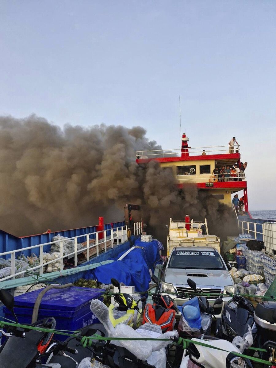 Das Feuer ist im Motorraum ausgebrochen. Eine Untersuchung wurde eingeleitet. AP