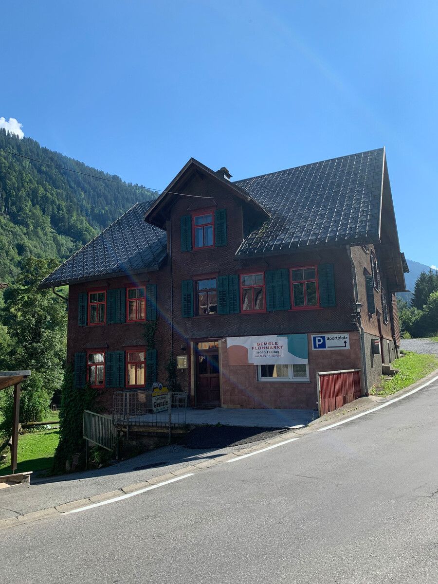 Das Flohmarktlädele in der Blonser Parzelle Garsella öffnet am Freitag wieder. Türtscher