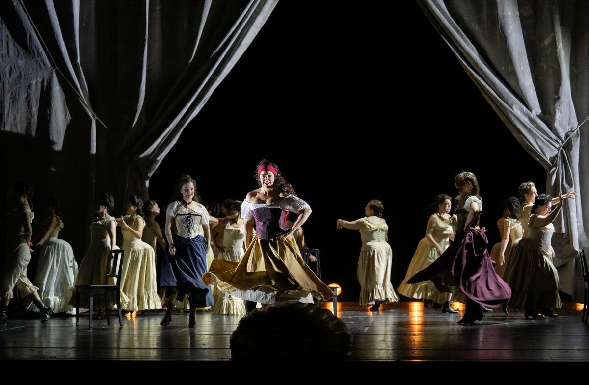 Das Opernhaus Zürich bringt in seiner neuesten Inszenierung Georges Bizets „Carmen“ auf die Bühne. Monika Rittershaus/Opernhaus Zürich (2)