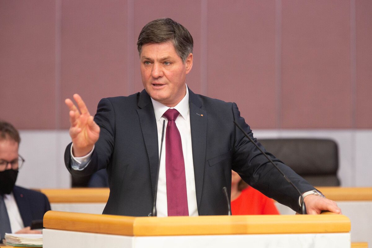 Der Abgeordnete Allgäuer wollte wissen, wie es um Wald und Holz steht. VN/Hartinger