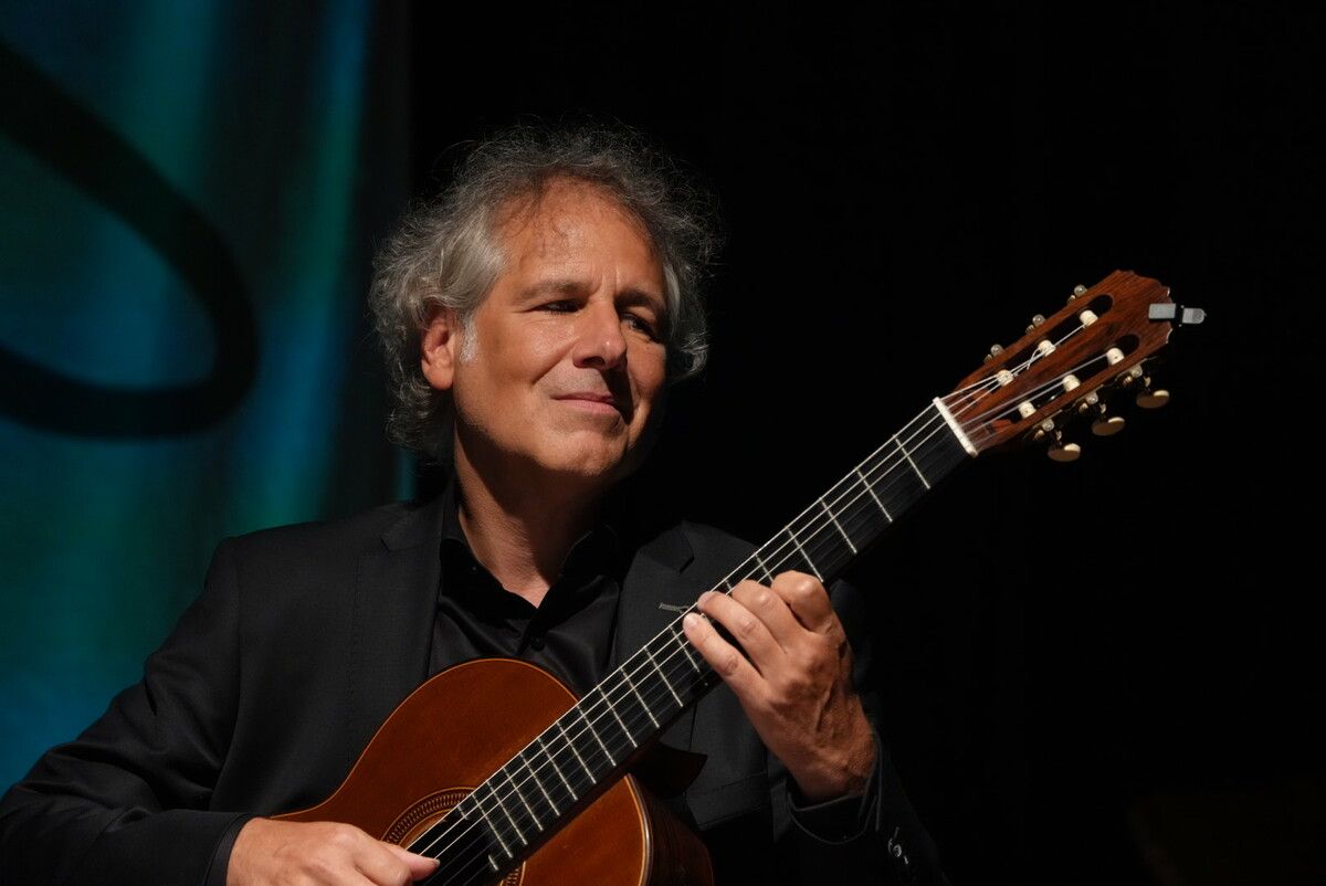 Der bekannte Musiker Alexander Swete gehört zu den führenden Gitarristen Österreichs.Willi Pleschberger