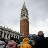 Markusturm in Venedig bröckelt