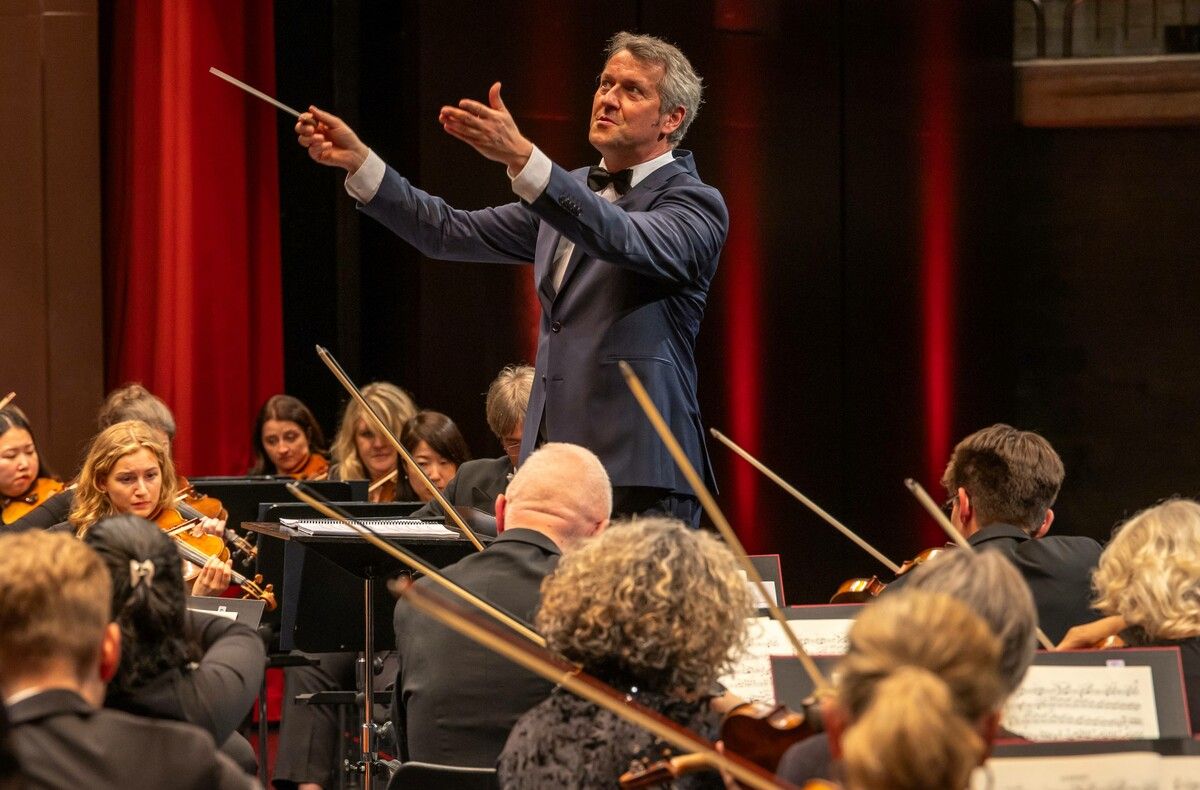 Der Münchner Markus Poschner ist seit 2017 Chefdirigent des Bruckner Orchesters Linz. Bruckner Orchesters Linz