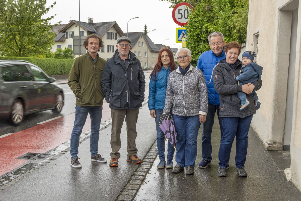 Die Anrainerinnen und Anrainer der Radetzkystraße in Hohenems hoffen auf eine Temporeduktion. VN/paulitsch