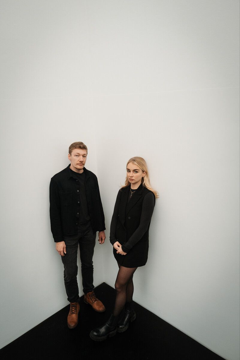 Die beiden Künstler Nikola Bartenbach und Tabea Martin.???