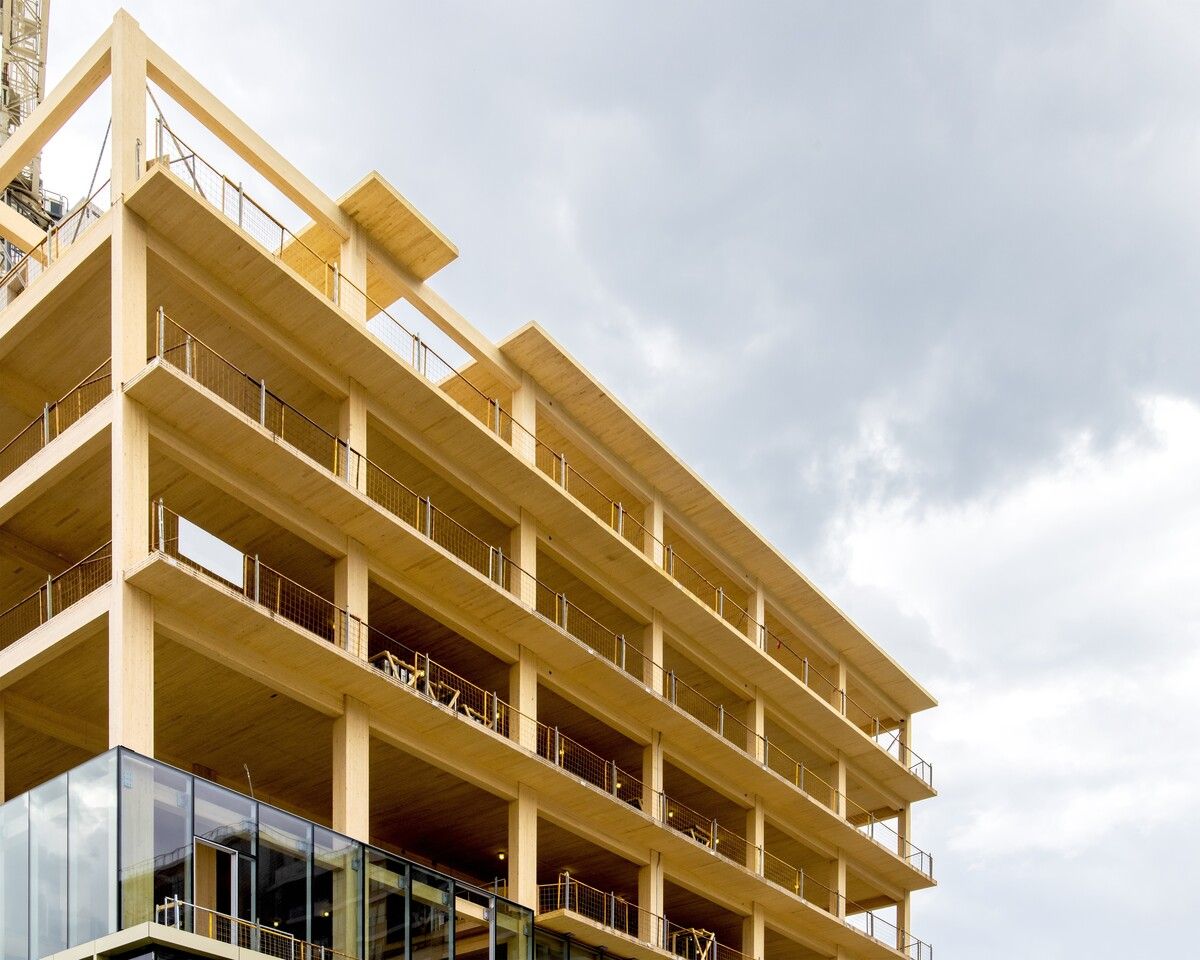 Die Holzbauweise wird mit Designlösungen verbunden.Shutterstock
