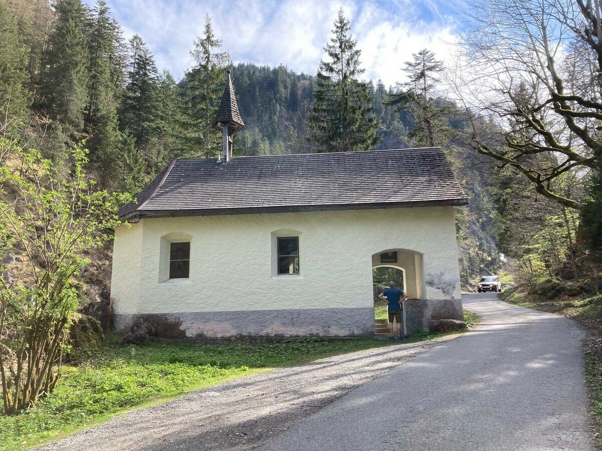 Die „Mutter Gotteskapelle“ in Kühbruck ist ein beliebtes Ziel bei Wallfahrten. em
