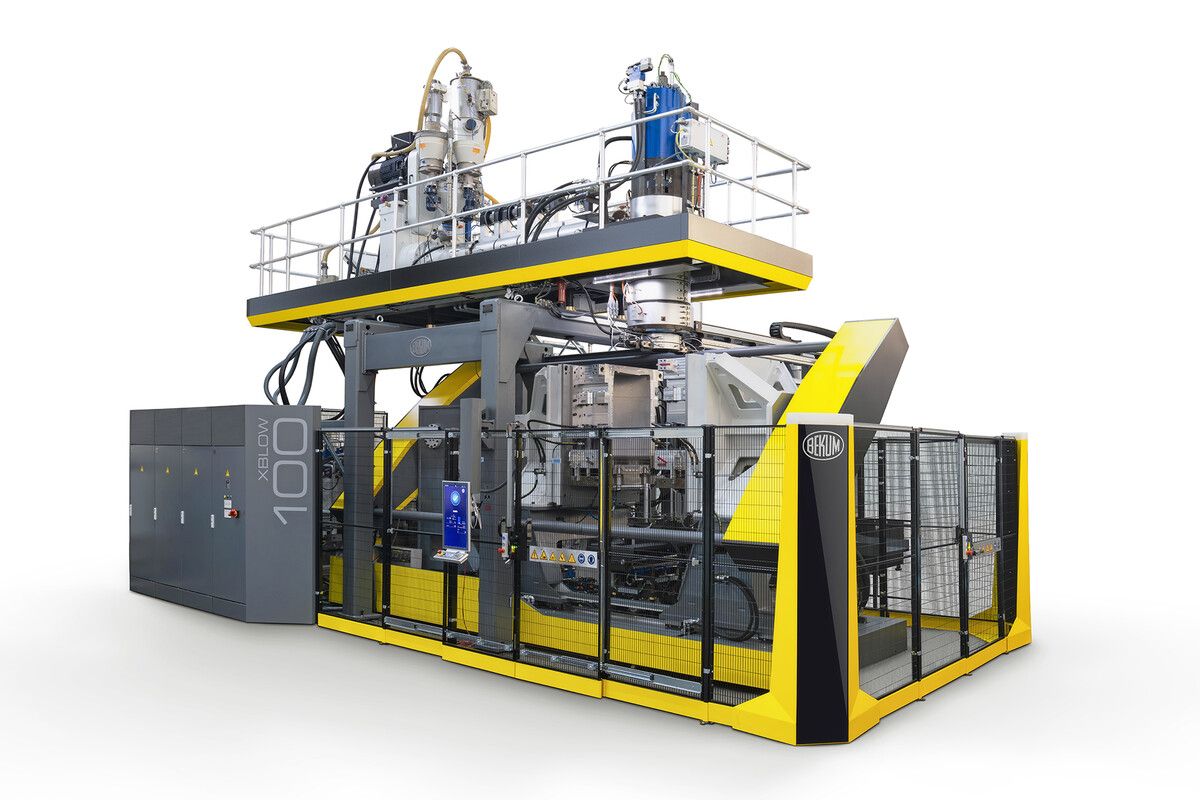Die Neuanschaffung von Fries: Die Extrusionsblasmaschine. fa