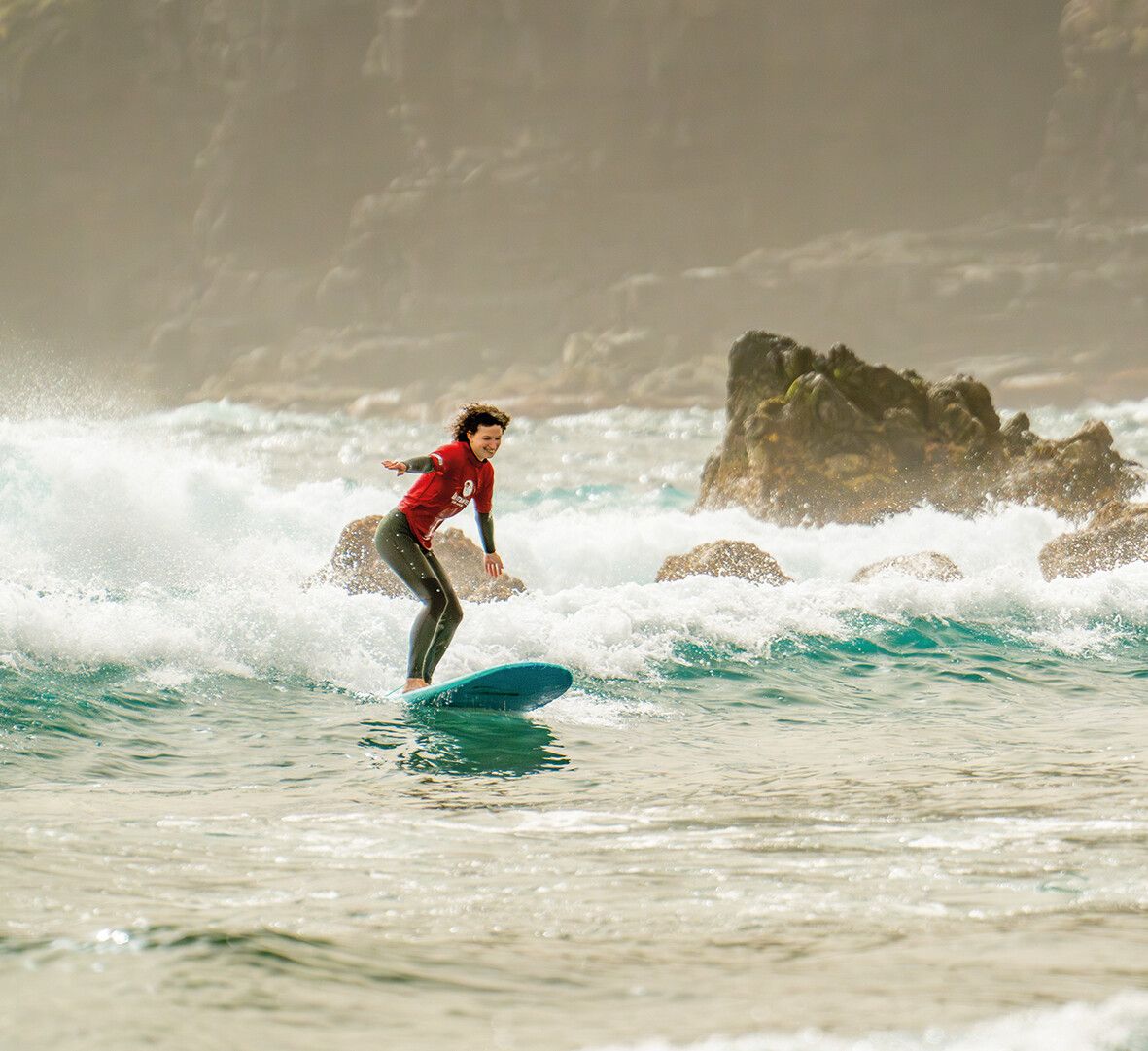 Die Playa Martiánez ist perfekt für die ersten Surfversuche.Edelweiss/Loren Bedeli