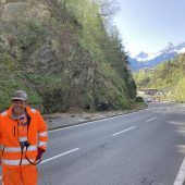 Felsräumungsarbeiten und Verkehrsbehinderungen