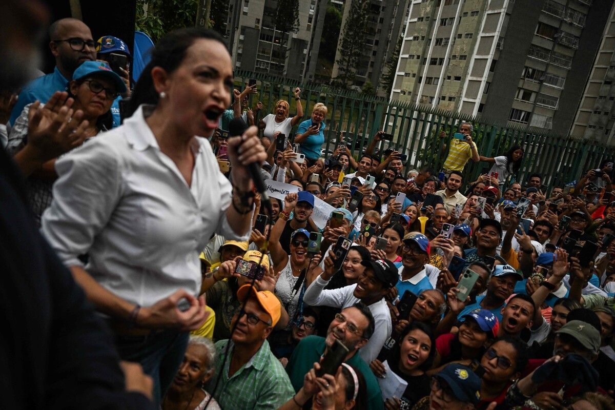 Die venezolanische Oppositionsführerin Maria Corina Machado spricht während einer Kundgebung in San Antonio de los Altos in Venezuela. AFP