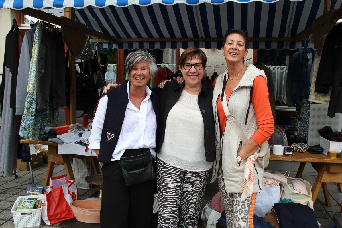 Dorle Hübler, Andrea Ganahl und Margrete Felder unterhielten sich bestens. STL (2)