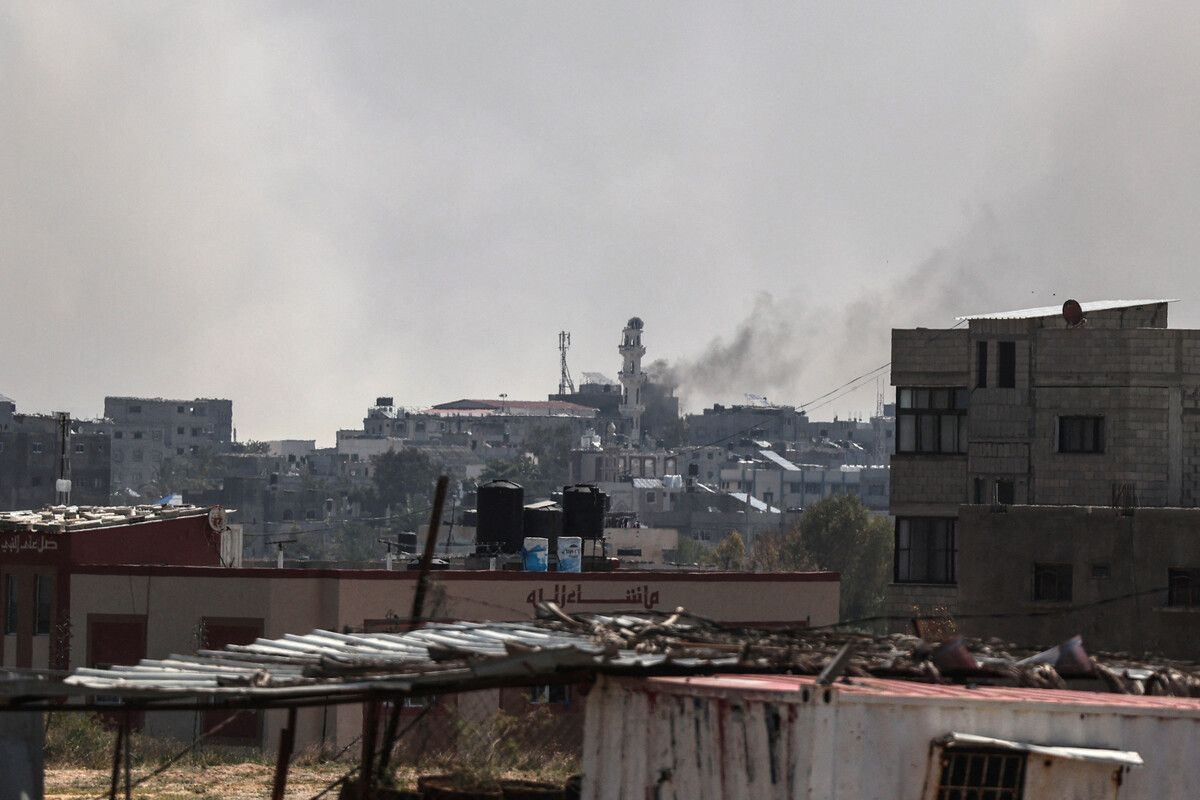 Ein Ende des Gaza-Konflikts ist nicht abzusehen. Das Bild zeigt Rauch nach einem israelischen Angriff in Nuseirat. afp