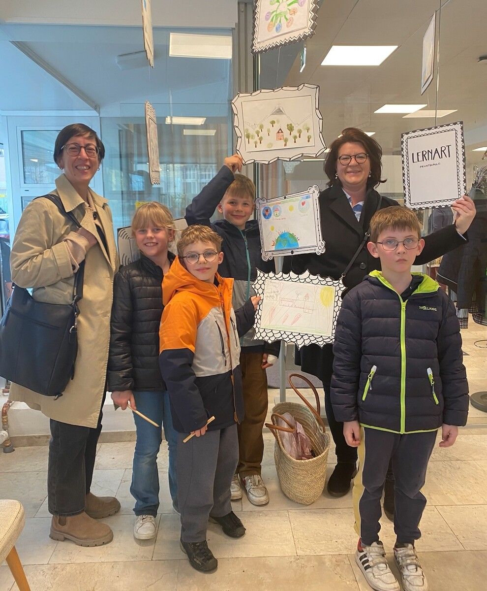 Elisabeth Antretter und Kinder von Lernart Hohenems waren auch bei der Vernissage.