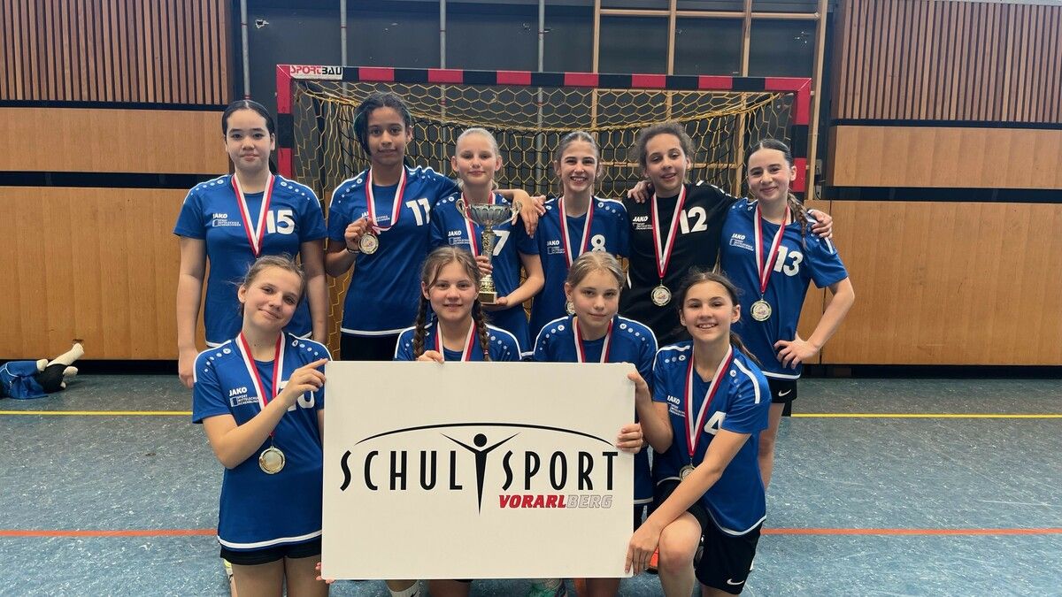 Emma Sohm, Amy-Sophie Kohn, Letizia Grabic, Lea Vogel, Emilia Masic, Aliyah Bouadou, Angelina Birnbaumer, Tuana Dogan, Patrycja Pekala und Amelie Geppert.