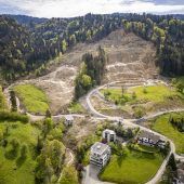 Ein Jahr nach der Hörbranzer Hangkatastrophe: So sieht es derzeit in Hochreute aus. »A6