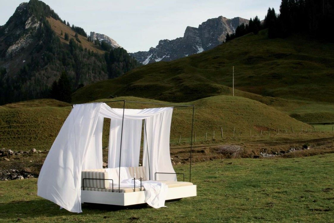 Für die Einreichung wurde das „Himmelbett“ in die Wälder Landschaft gestellt.