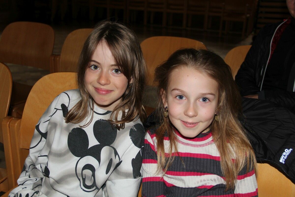 Ida und ihre Freundin Emily genossen das Kindertheater.