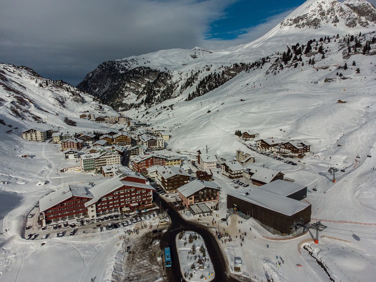 In der Gemeindepolitik herrscht Konsens: Der Hotelbetrieb der Alpenrose ist für Zürs von großer Bedeutung.VN/Steurer
