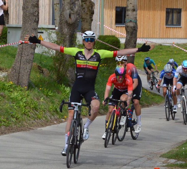 Kilian Feurstein jubelte über seinen Etappensieg.Michael Feistl