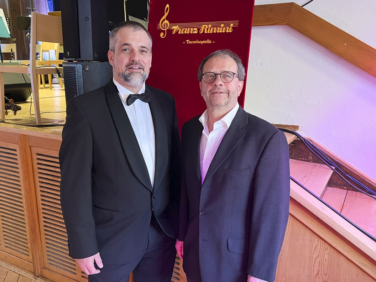 Kpmstr. Martin Hartmann und OM Peter Grabher (Förderkreis Hospizbewegung).