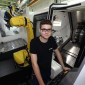 Beeindruckt von Metall und Maschinen