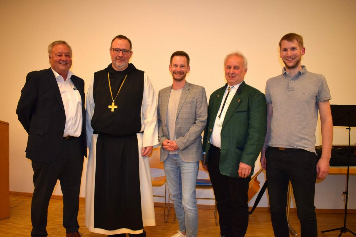 Markus Hämmerle, Abt Vinzenz Wohlwend, Bürgermeister Philipp Fasser, Friedrich Vögel und Mathias Willam zeichneten für den interessanten Abend verantwortlich. ME (2)