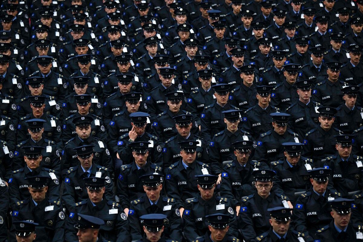 Neue Mitglieder der Polizei im Kosovo nehmen an einer Abschlussfeier in Pristina teil. AFP