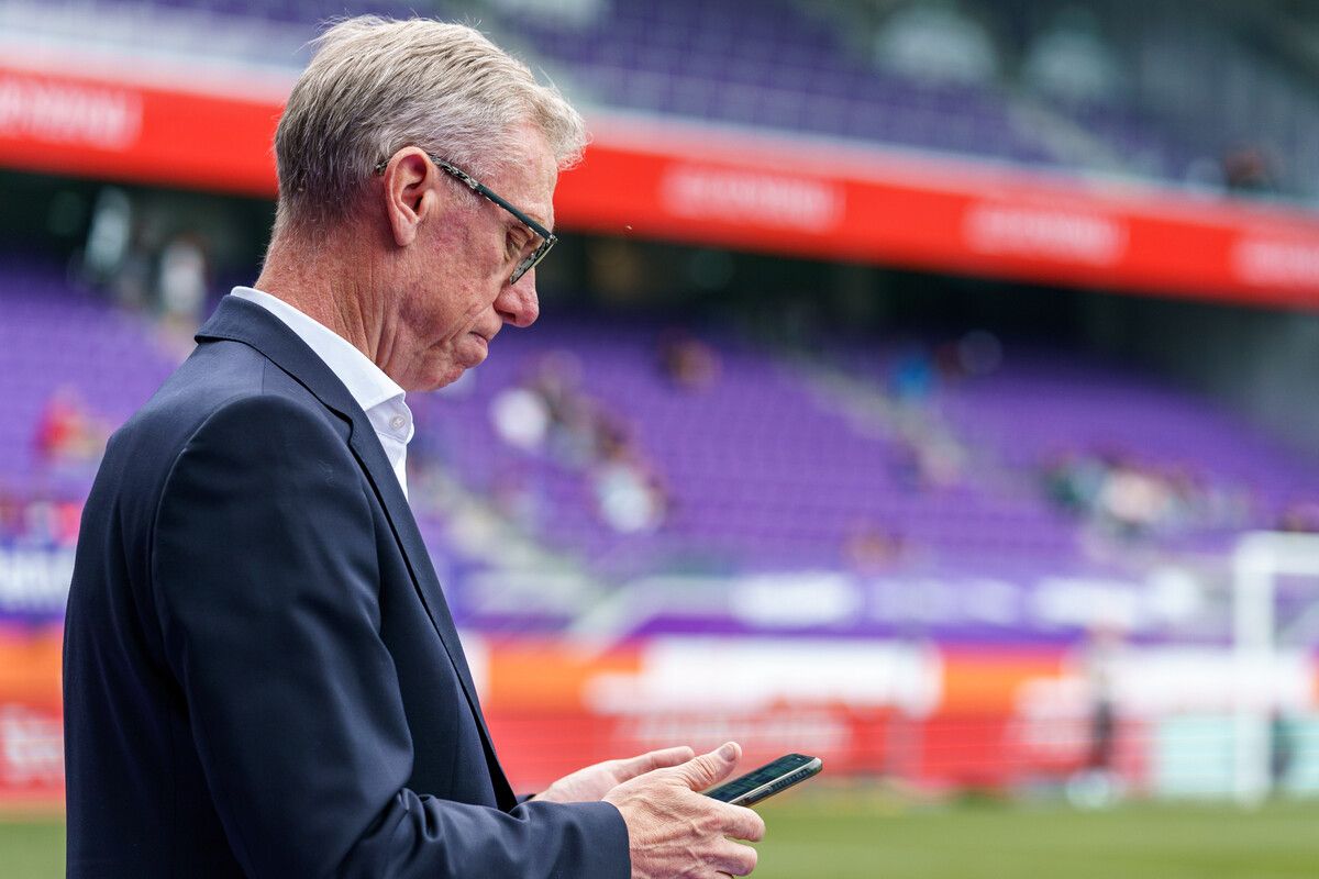 Peter Stöger (57) ist in Bochum als Trainer bis Sommer im Gespräch.gepa