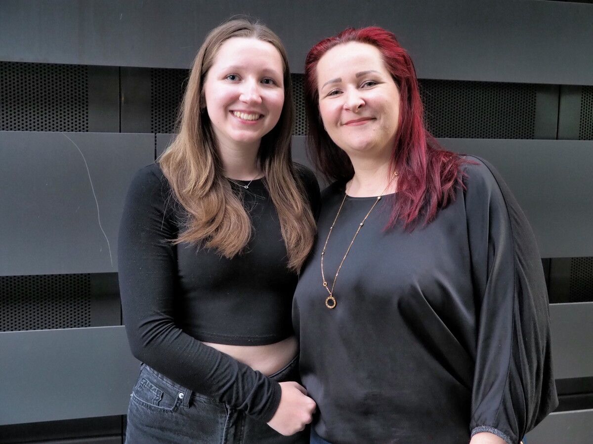Preisträgerin Lou Mittelberger mit ihrer Tante Sam.