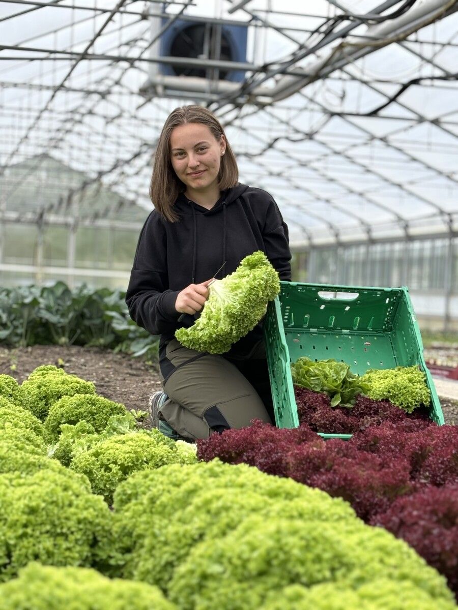 Raphaela Wilhelm: „Die Arbeit mit den Pflanzen in der Natur hat mir schon immer gut gefallen.“Gärtnerei Metzler