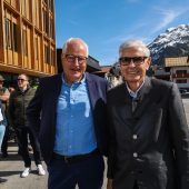 Festakt bei strahlendem Sonnenschein