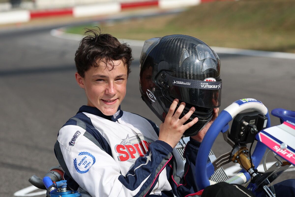 Schon bei seinen ersten Testrunden in Franciacorta hatte Marlon Bayer aufgezeigt. Jetzt darf sich der in Zürich lebende Vorarlberger über ein starkes Debüt im Kart-Rennsport freuen.NG