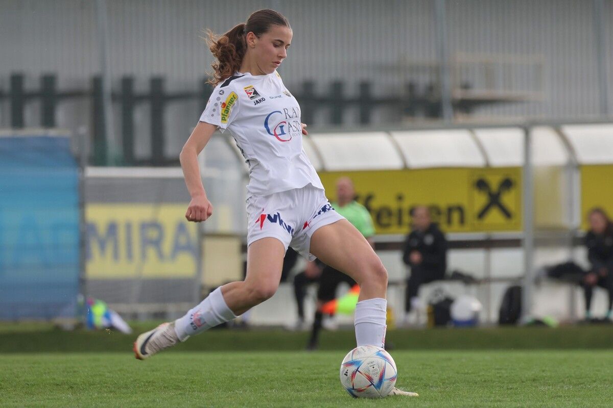 Selina Albrecht vom SCR Altach/FFC Vorderland spielte beim Kantersieg für Österreich durch. gepa